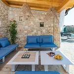 Kalista Villa *