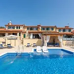 Kalista Villa *