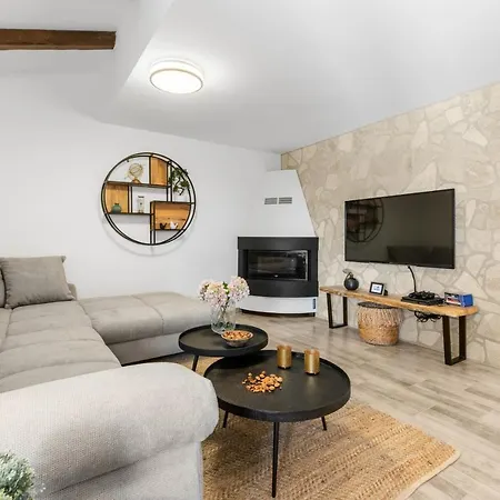 Kalista Villa *