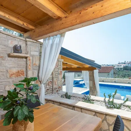 Kalista Villa